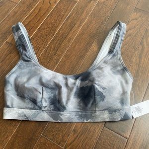 Pullover bikini top. Adjustable back. NWT sz XS